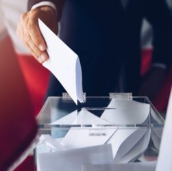 Новини світу - У Польщі проходить перший тур виборів президента