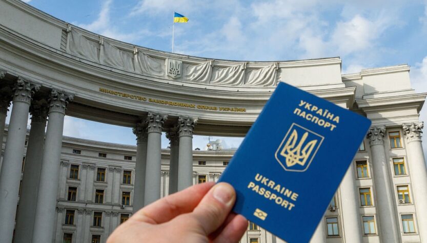 Новини України - У Раді пропонують дозволити виїзд чоловікам до 23-24 років