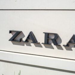 Новини бізнесу - У РФ магазини Zara працюють під іншими вивісками - ЗМІ