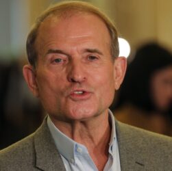 Новини світу - У списку Медведчук: ЄС запровадив санкції за гібридні атаки Росії