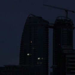 Новини України - У Сумах після вибухів частково зникло світло - ЗМІ