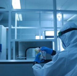 Новини світу - У світі швидко поширюється новий високозаразний варіант COVID-19