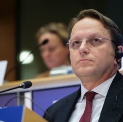 Новини світу - Угорщина заблокувала план ЄС з відмови від енергоносіїв Росії - ЗМІ