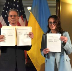 Новини України - Уряд оприлюднив повний текст угоди про надра
