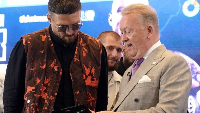 Новини спорту - Усик розповів про розкішний подарунок від промоутера Дюбуа у разі перемоги