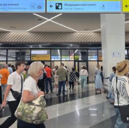 Новини світу - В аеропортах Росії стався колапс через атаки дронів