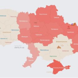 Новини України - В Одесі пролунали вибухи на тлі дронової атаки