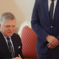 Новини світу - В Словаччині заявили, що Фіцо досі планує їхати на парад в РФ