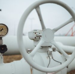 Новини бізнесу - В Україні впали обсяги закачування газу на 44%