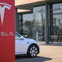 Новини бізнесу - В Європі обвалилися продажі Tesla
