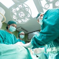 Новини України - Випускники медичних вишів можуть отримати по 200 тисяч гривень