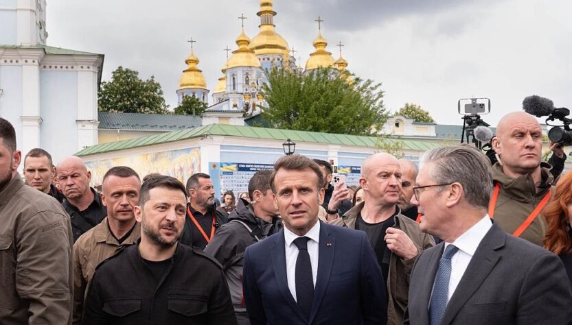Новини України - Зеленський, Макрон і Стармер погуляли в центрі Києва