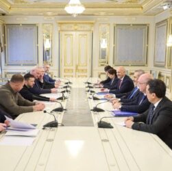 Новини України - Зеленський зустрівся з главою МЗС Туреччини