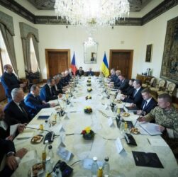 Новини України - Зеленський зустрівся з керівниками оборонних підприємств Чехії
