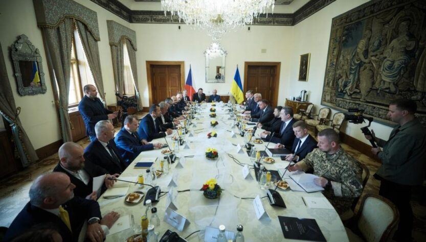 Новини України - Зеленський зустрівся з керівниками оборонних підприємств Чехії