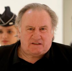 Новини світу - Жерар Депардьє отримав умовний термін у справі про домагання
