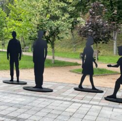 У Києві встановили інсталяцію, присвячену зниклим безвісти за особливих обставин