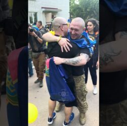 Подарунок для звільненого з полону від дружини, яка не знала, що чекає саме на нього