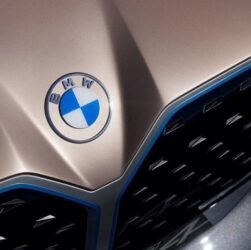 Авто новини - BMW не планує відмовлятися від двигунів внутрішнього згоряння