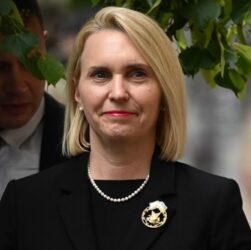 Новини світу - Брінк балотуватиметься до Конгресу США