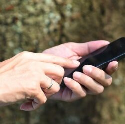 Технології - Частка смартфонів у світовому інтернет-трафіку перевищила 64%