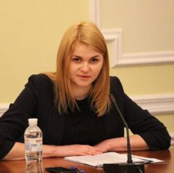 Новини України - Депутатка від Слуги народу написала заяву про складання мандату