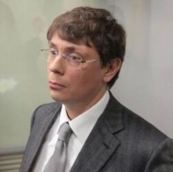 Новини України - Ексдепутата Крючкова заочно засудили на понад десять років ув'язнення
