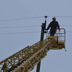 Новини Києва - Енергетики повернули світло всім мешканцям Києва після нічної атаки