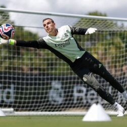 Новини спорту - Гру Луніна у воротах оцінили в Англії: МЮ шукає можливість залучити до себе