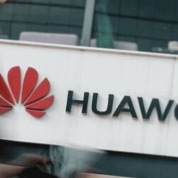 Авто новини - Huawei запатентувала твердотільну батарею нового покоління для електрокарів