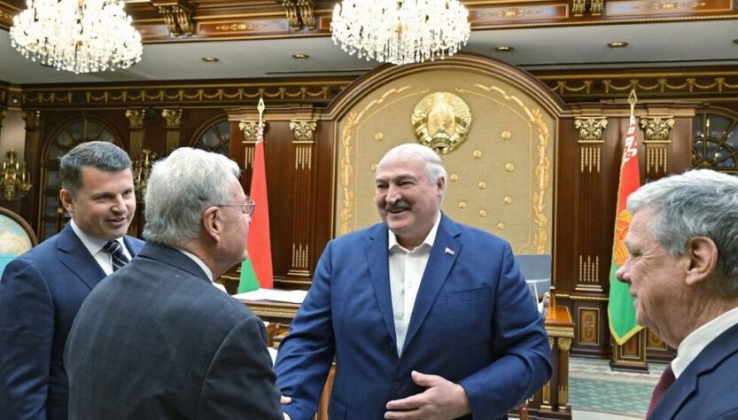 Новини світу - Келлог зустрівся з Лукашенко у Мінську