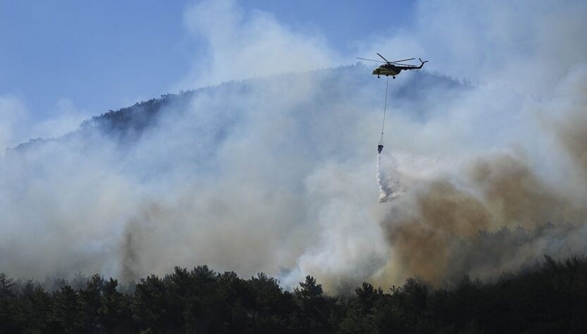 Новини світу - Лісові пожежі у Туреччині спричинили масову евакуацію населення