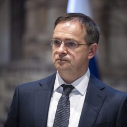 Новини світу - Мединський заявив про особисту зустріч з Умєровим, яка тривала 2,5 години