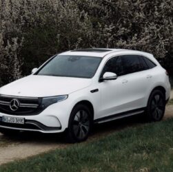 Авто новини - Mercedes відкликає електромобілі через ризик займання батареї