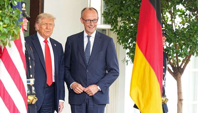 Новини світу - Мерц вручив Трампу неочікуваний подарунок