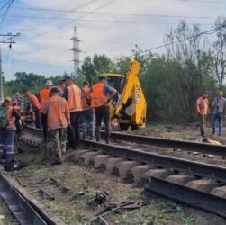 Новини Києва - Метро та УЗ відновлюють колії після атаки, змінено маршрути