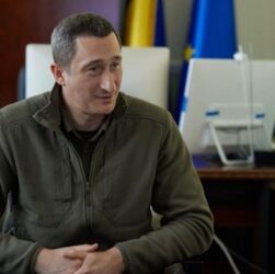 Новини України - Міністр нац'єдності Чернишов повернувся в Україну