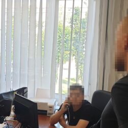 Новини України - На Дніпропетровщині правоохоронець за гроші видаляв дані про ухилянтів