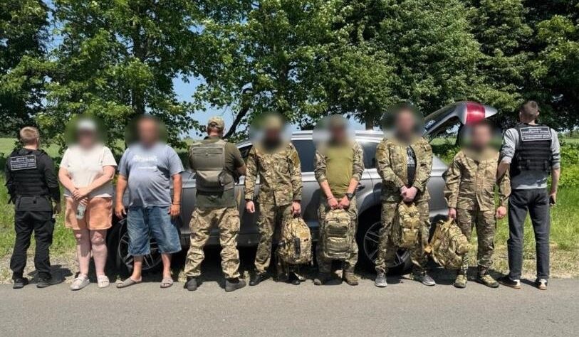 Новини України - На Одещині четверо псевдовійськових намагалась втекти за кордон