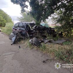 Новини України - На Одещині водій врізався в дерево, є загиблий