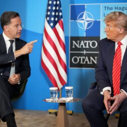 Новини світу - На саміті НАТО влаштували виставу для Трампа - ЗМІ