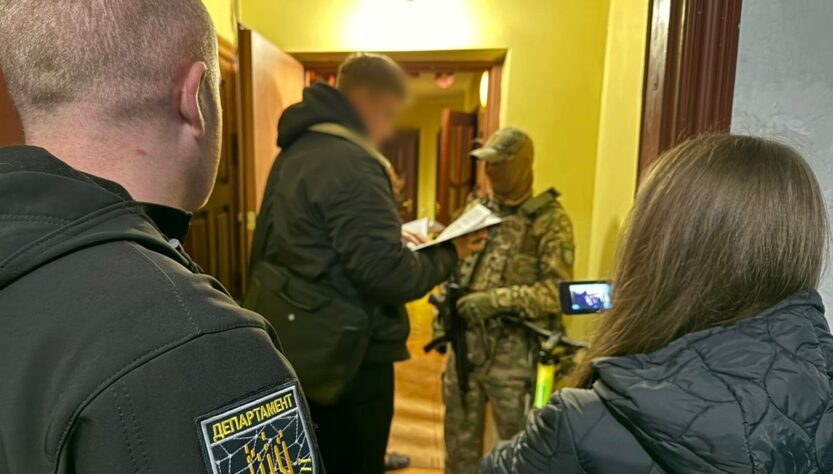 Новини України - На Вінниччині шахрай викрав майже мільйон гривень у матері загиблого воїна
