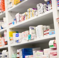 Новини бізнесу - Нардеп озвучив суми сплати податків аптек і виробників ліків
