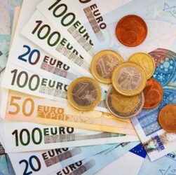 Новини світу - Наступного року Болгарія перейде на євро. Коли черга України