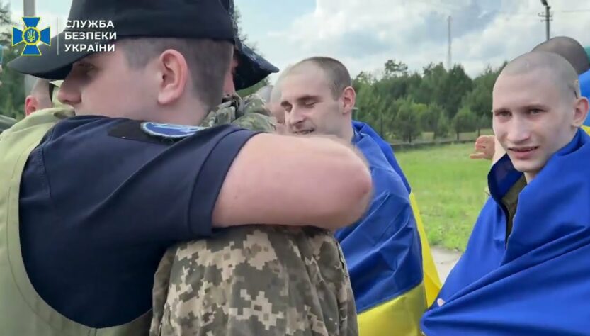 СБУ показала ексклюзивні фото та відео з обміну полонених 9 червня