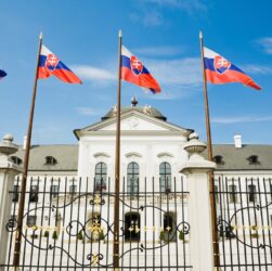 Новини світу - Парламент Словаччини ухвалив проросійську резолюцію