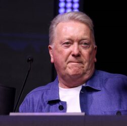 Новини спорту - Побачимо зміну поколінь: Воррен прогнозує долю реваншу Усик - Дюбуа