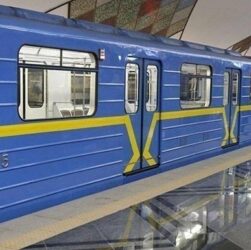 Новини Києва - Пошкодження колій метро у Києві: між двома станціями курсуватиме автобус