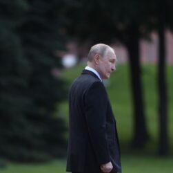Новини бізнесу - Путін урізав бюджет після падіння нафтових доходів
