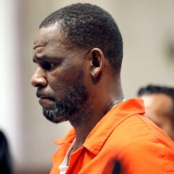 Новини культури - R. Kelly заявляє про замах на життя у в’язниці